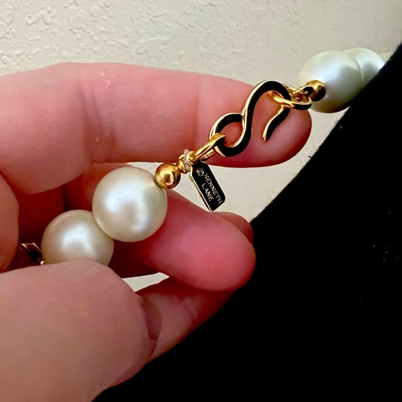 Kenneth Jay Lane abalone shell statement necklace - Picture 4 of 5